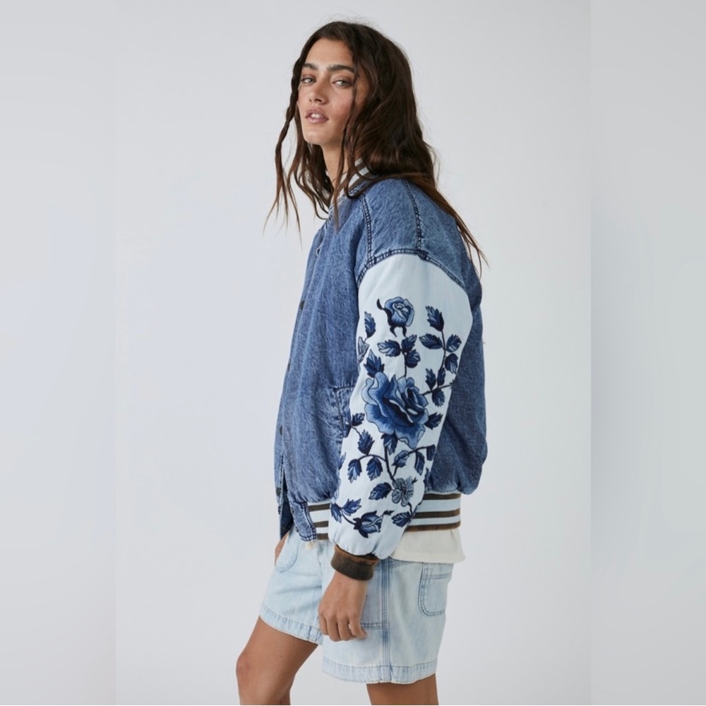⭐️HOST PICK⭐️ NWT Free People Team Spirit Bomber Jacket -S & M - Picture 5 of 10